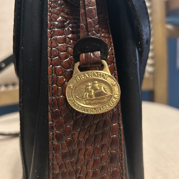 Vintage Brahmin Crocodile Embossed Crossbody Bag - Picture 2 of 15